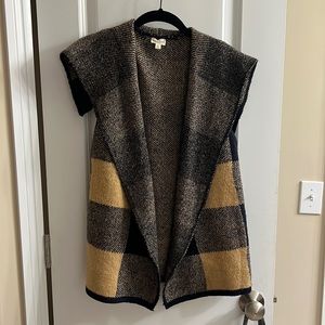 Navy blue and tan plaid sweater vest!